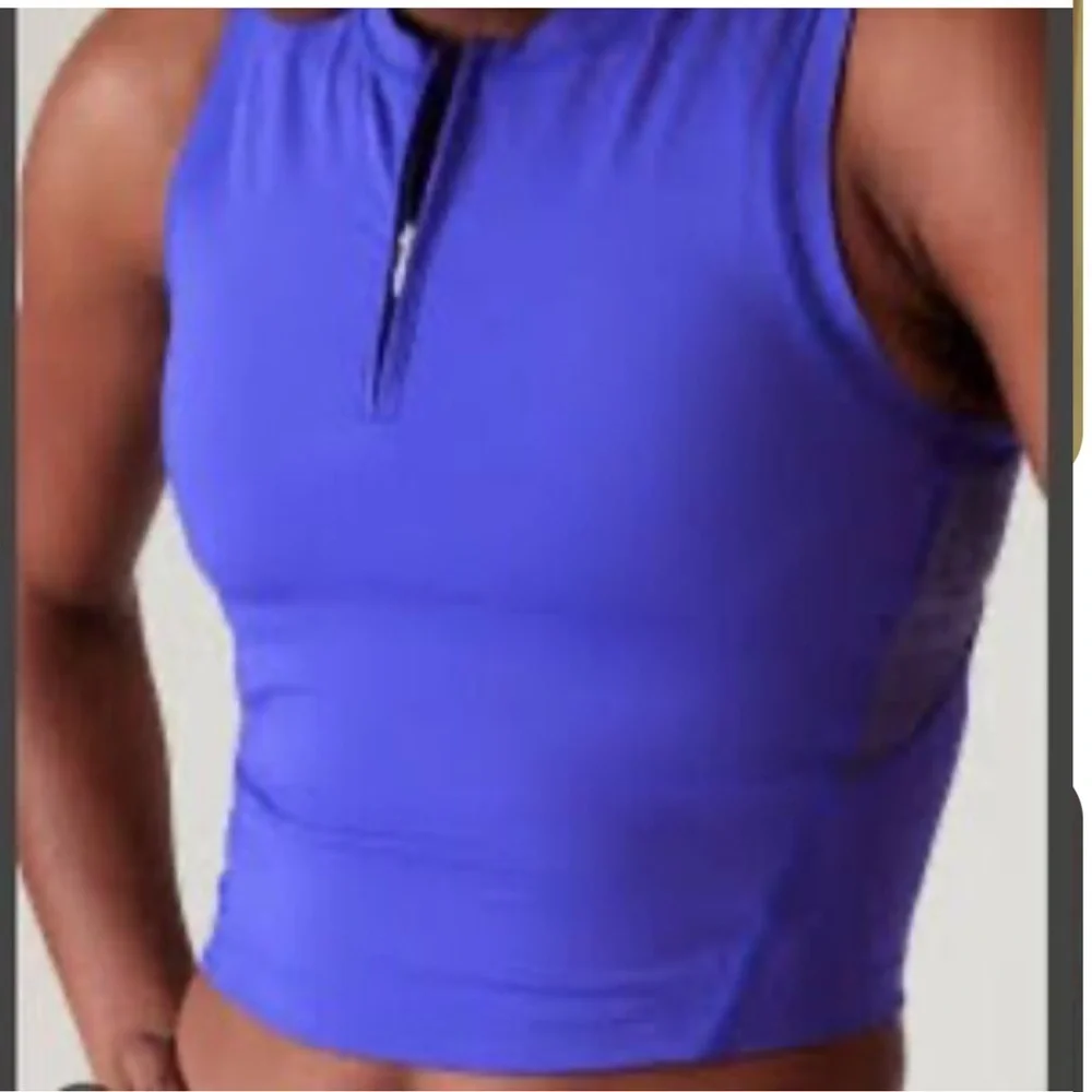 Athleta zipped cropped tank top